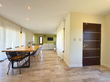 Moderna Casa Quinta en Valle Sereno. NUEVO VALOR!