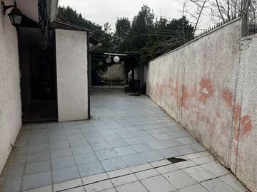A DOS CUADRAS DEL METRO LOS DOMINICOS