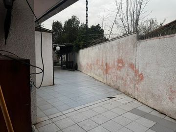 A DOS CUADRAS DEL METRO LOS DOMINICOS