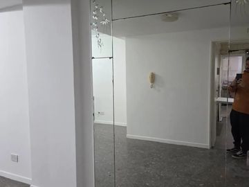 Departamento 5 ambientes con balcón en alquiler en Ramos Mejía