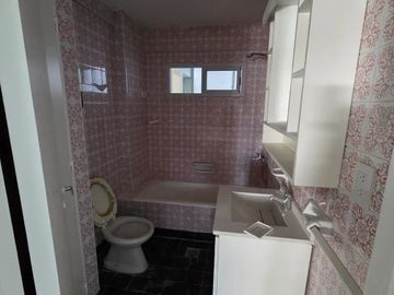 Departamento 5 ambientes con balcón en alquiler en Ramos Mejía