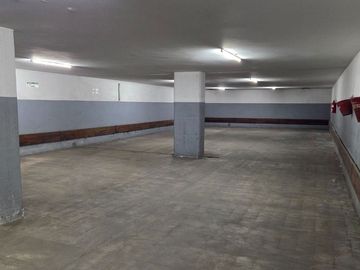VENTA OFICINAS 2 PISOS 8 COCHERAS DEPÓSITO ALMAGRO