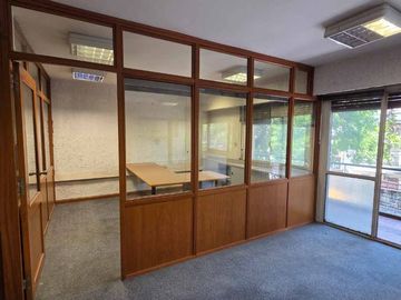 VENTA OFICINAS 2 PISOS 8 COCHERAS DEPÓSITO ALMAGRO