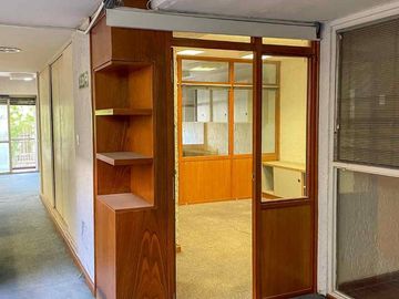 VENTA OFICINAS 2 PISOS 8 COCHERAS DEPÓSITO ALMAGRO