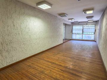 VENTA OFICINAS 2 PISOS 8 COCHERAS DEPÓSITO ALMAGRO