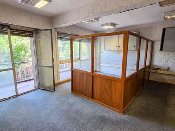 VENTA OFICINAS 2 PISOS 8 COCHERAS DEPÓSITO ALMAGRO