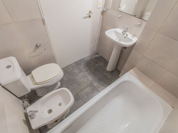 DEPARTAMENTO 2 AMBIENTES VENTA COLEGIALES LUMINOSO