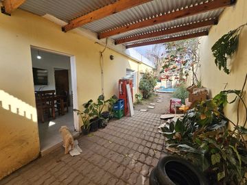 VENTA CASA 2 DORM MAS DEPTO 1 DORMI JORGE NEWBERY
