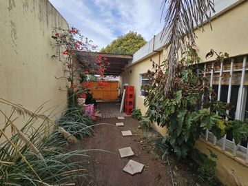VENTA CASA 2 DORM MAS DEPTO 1 DORMI JORGE NEWBERY