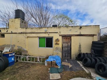 VENTA CASA 2 DORM MAS DEPTO 1 DORMI JORGE NEWBERY