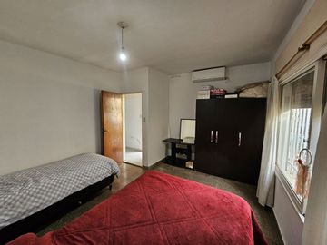 VENTA CASA 2 DORM MAS DEPTO 1 DORMI JORGE NEWBERY