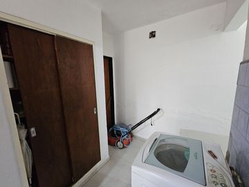VENTA CASA 2 DORM MAS DEPTO 1 DORMI JORGE NEWBERY
