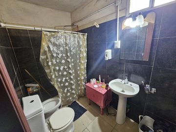 VENTA CASA 2 DORM MAS DEPTO 1 DORMI JORGE NEWBERY