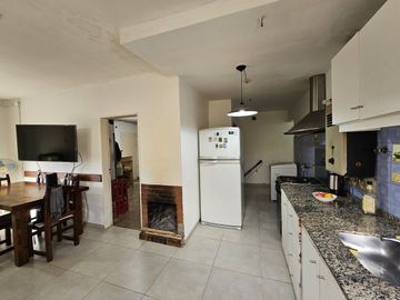 VENTA CASA 2 DORM MAS DEPTO 1 DORMI JORGE NEWBERY