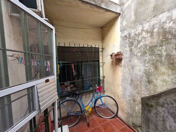 VENTA PH 3 AMBIENTES CON TERRAZA A REFACCIONAR