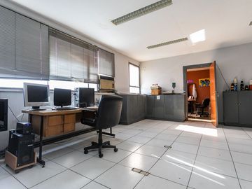 IMPORTANTE INMUEBLE COMERCIAL/INDUSTRIAL V. DEVOTO