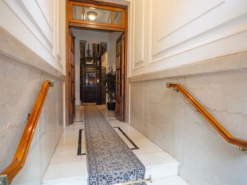 Venta departamento 4 ambientes Monserrat c balcon