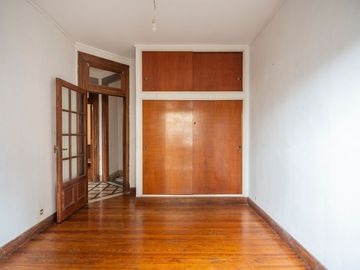 Venta departamento 4 ambientes Monserrat c balcon