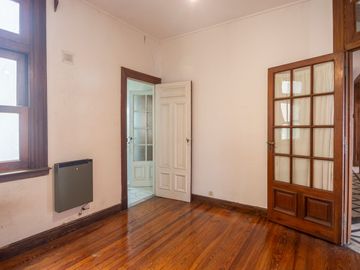 Venta departamento 4 ambientes Monserrat c balcon