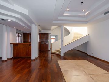 VENTA CASA 3 DORMITORIOS BARRIO ROQUE SAENZ PEÑA.