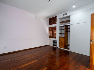 VENTA CASA 3 DORMITORIOS BARRIO ROQUE SAENZ PEÑA.