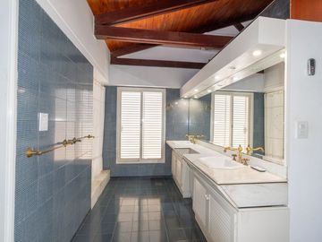 VENTA CASA 3 DORMITORIOS BARRIO ROQUE SAENZ PEÑA.