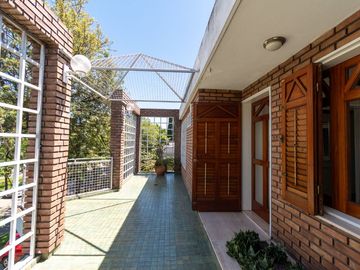 VENTA CASA 3 DORMITORIOS BARRIO ROQUE SAENZ PEÑA.