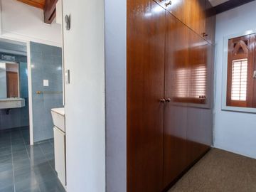 VENTA CASA 3 DORMITORIOS BARRIO ROQUE SAENZ PEÑA.