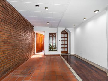 VENTA CASA 3 DORMITORIOS BARRIO ROQUE SAENZ PEÑA.