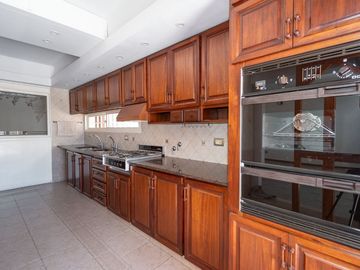 VENTA CASA 3 DORMITORIOS BARRIO ROQUE SAENZ PEÑA.