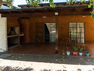 CASA EN VENTA 1 DORMITORIO ANDINO