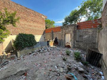 Lote/Terreno de 8,66 x 24 - Valentín Alsina Centro