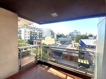 VENTA MONOAMBIENTE BALCÓN COCHERAS  BUENA RENTA!!