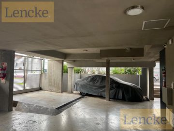 Departamento en venta, Edificio Terrazas de Victoria, 3 ambientes con balcón y parrilla, cochera