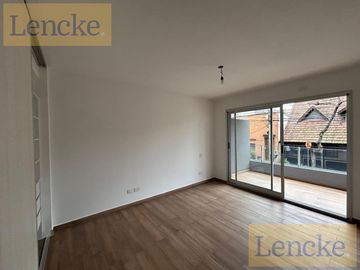 Departamento en venta, Edificio Terrazas de Victoria, 3 ambientes con balcón y parrilla, cochera