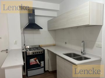 Departamento en venta, Edificio Terrazas de Victoria, 3 ambientes con balcón y parrilla, cochera