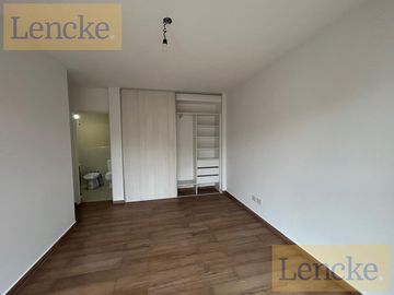 Departamento en venta, Edificio Terrazas de Victoria, 3 ambientes con balcón y parrilla, cochera
