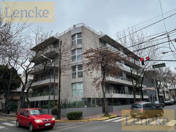 Departamento en venta, Edificio Terrazas de Victoria, 3 ambientes con balcón y parrilla, cochera