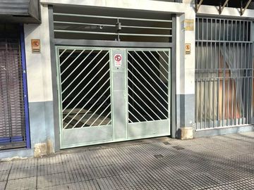 LACARRA 79: COCHERA FIJA CUBIERTA
