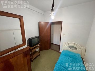 Casa de tres ambientes en venta, en Moron Sur