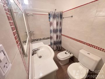 Casa de tres ambientes en venta, en Moron Sur