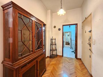 Departamento 3 ambientes PB. con dependencia! Caballito.