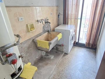 3 dormitorios   escritorio   jarin y cocheras - En Venta