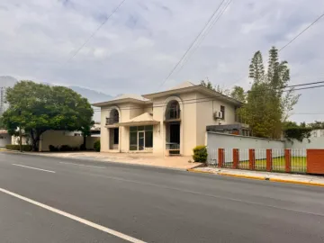 Oficina en renta en Zona Santa Engracia, San Pedro Garza García, Nuevo León