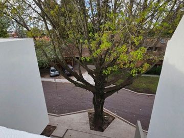 CASA EN VENTA EN ROMA al 1300 COMPLEJO CERRADO LOMAS DE SAN ISIDRO