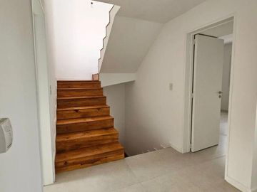 CASA EN VENTA EN ROMA al 1300 COMPLEJO CERRADO LOMAS DE SAN ISIDRO
