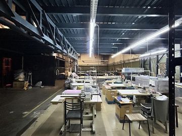Oportunidad industrial en monte castro/Galpón 1200 metros en venta y alquiler