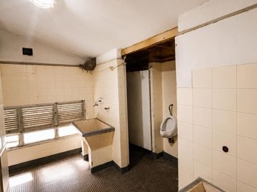 Oportunidad industrial en monte castro/Galpón 1200 metros en venta y alquiler