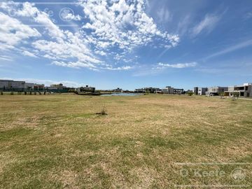 Lote en venta a laguna con posesión inmediata en Gaboto, Hudson, con FINANCIACION!