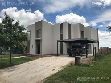 Venta o alquiler. Casa - El Canton - Islas